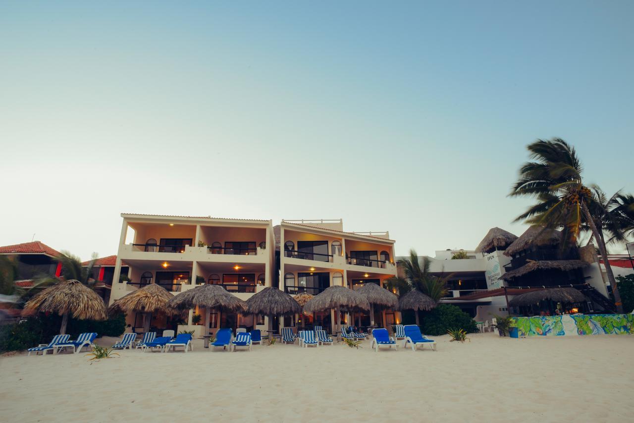 Aquatech Villas Derosa Resort アクマル エクステリア 写真